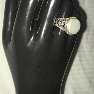 ‼️Bundle & Save‼️ NWOT Fashion Ring Sz- 7